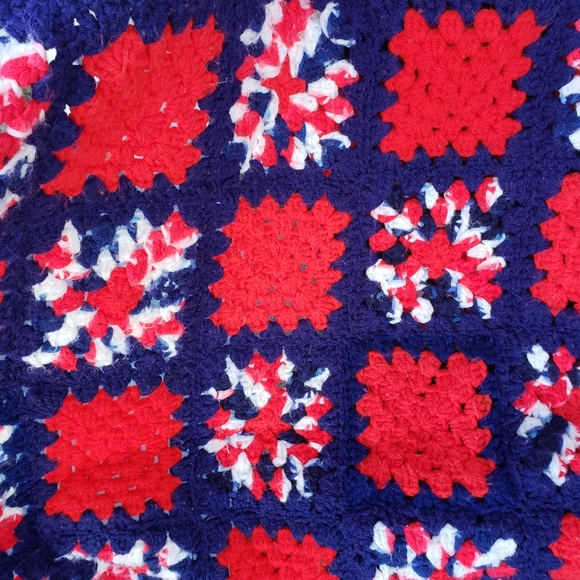 Patriotic Granny Afghan 60"x74" Red White Blue - Picture 2 of 11